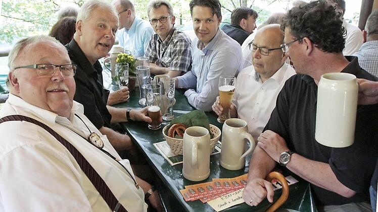 Alles, was in und um Forchheim Rang und Namen hat muss am Annafest-Mittwoch auf den Kellern zu sehen sein.  Foto: Josef Hofbauer