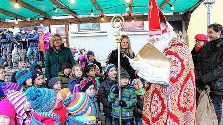 Nikolaus auf dem Geiselwinder Weihnachtsmarkt