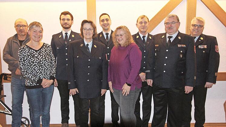 Neu aufgestellt hat sich die Freiwillige Feuerwehr Mödlitz mit Knut Morgenroth, Claudia Hofmann, Johannes Ritz, Claudia Ritz, Philipp Graf, Alexandra Hohnhaus, Michael Graf, Matthias Weber und Matthias Schuhbäck (von links).