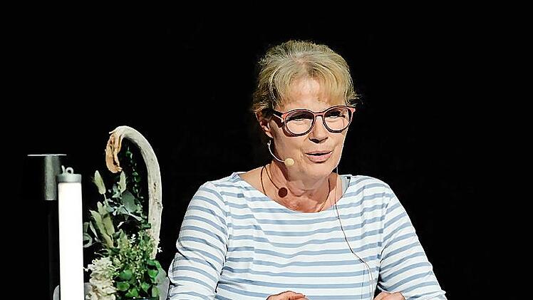 Nele Neuhaus liest aus ihrem neuen Kriminalroman „Monster“.