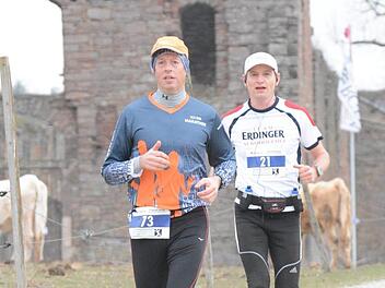 Ab der Ruine Aura (unser Bild) werden die Teilnehmer auf neue Pfade gelenkt. Foto: ssp