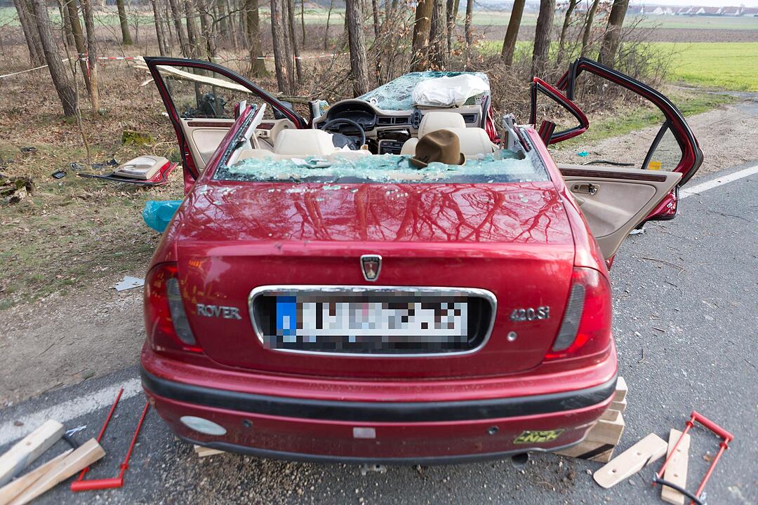 Toedlicher Verkehrsunfall bei Seukendorf