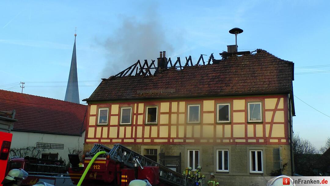 Gemeindehaus in Altenmuenster Ortskern niedergebrannt