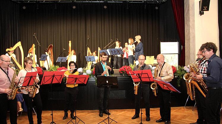 Die Musikschulen der beiden Partnerstädte spielten die Europahymne.