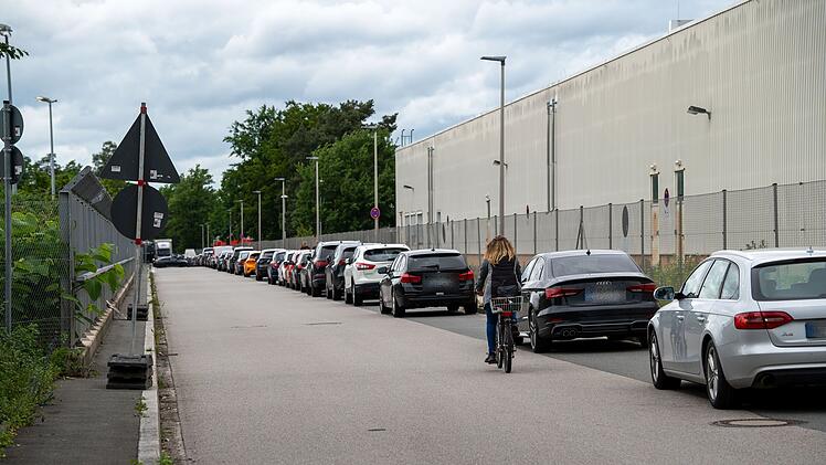 Falschparker bei Rock im Park: Über 80 Fahrer müssen Bußgeld zahlen