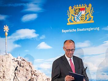 Bayerisches Kabinett tagt mit Bundeskanzler Merz