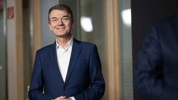 J&ouml;rg Sch&ouml;nenborn