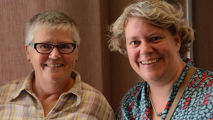 Gudrun Röder und Mariette kennen sich schon von der Städtepartnerschaft ihrer Eltern.