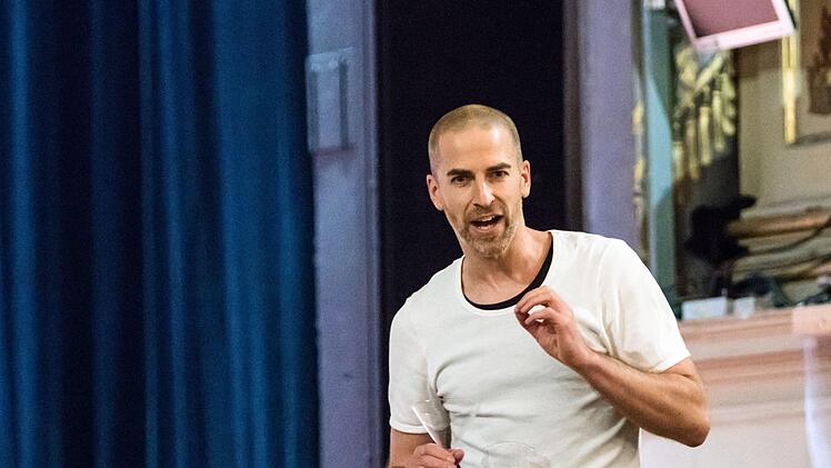 Probenszene zu "Bezahlt wird nicht" von Dario Fo am Landestheater CoburgFoto: Jochen Berger
