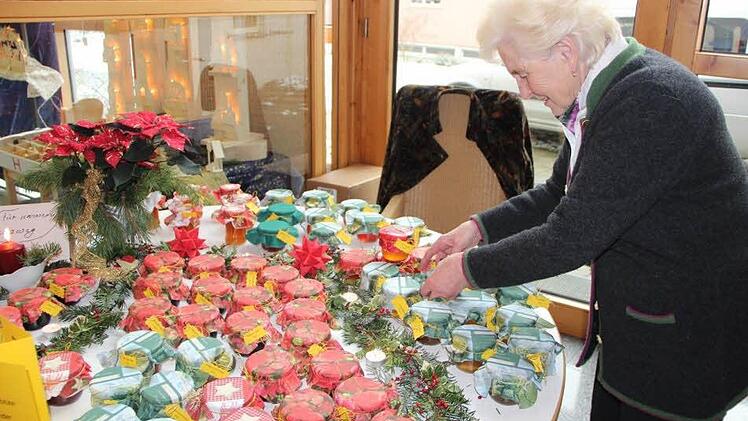 Adventsmarkt im Seniorenzentrum.