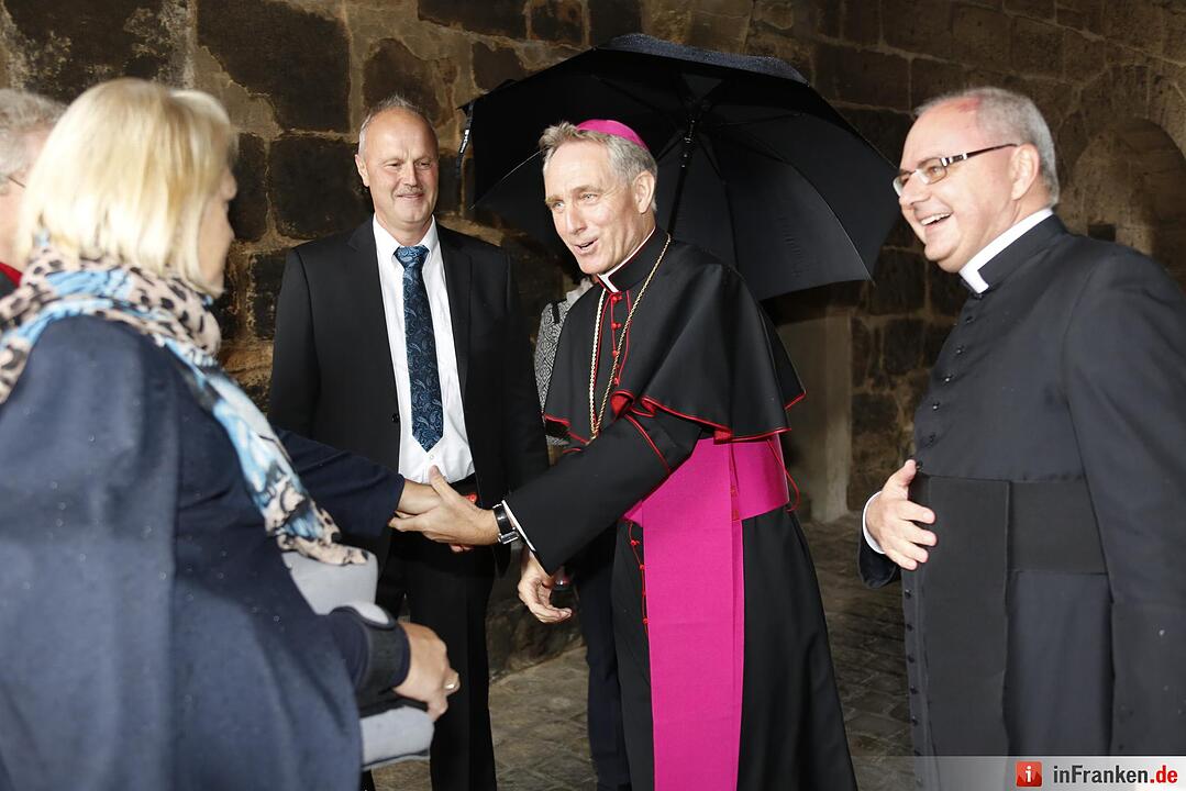 Herzlicher Empfang für Georg Gänswein in Höchstadt