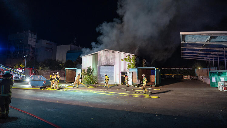 Bamberg: Brand in Wertstoffhof - Feuerwehr schildert Problematik
