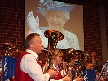 Internationale Musik und ein buntes Programm bot das Osterkonzert der Blaskapelle Schwürbitz.
