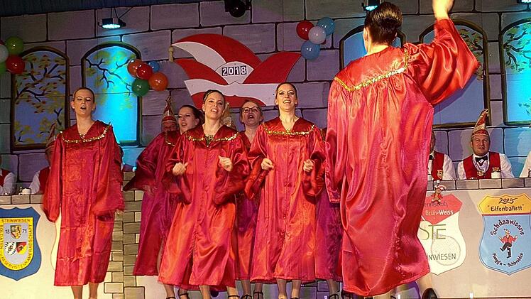 Die Gruppe "Rotkäppchen" begeisterte mit "Sister Act". Foto: Susanne Deuerling