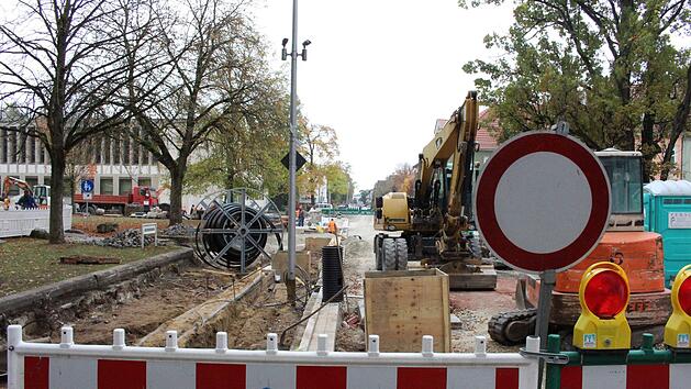 Seit dem Frühjahr wird die Ketschendorfer Straße, unterhalb des Ketschentores, erneuert. Zum Jahresende soll die Maßnahme abgeschlossen sein.Ulrike Nauer