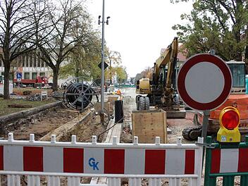 Seit dem Frühjahr wird die Ketschendorfer Straße, unterhalb des Ketschentores, erneuert. Zum Jahresende soll die Maßnahme abgeschlossen sein.Ulrike Nauer