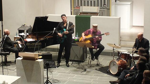 Thomas Fink, Torsten Goods, Rainer Glas und Christoph Huber (v. l.) harmonierten auch ohne gemeinsame Proben pr&auml;chtig.Manfred Welker