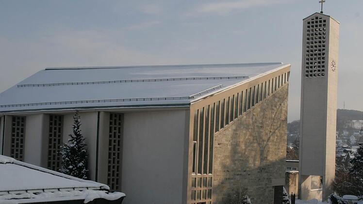 Rund um die St.-Hedwigs-Kirche  gab es gestern einen Gro&szlig;einsatz von Polizei und Feuerwehr. Foto: Archiv