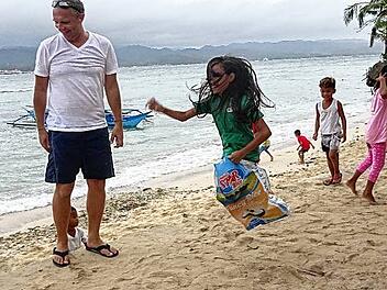 Boracay_Kinderfest-Reissackhüpfen