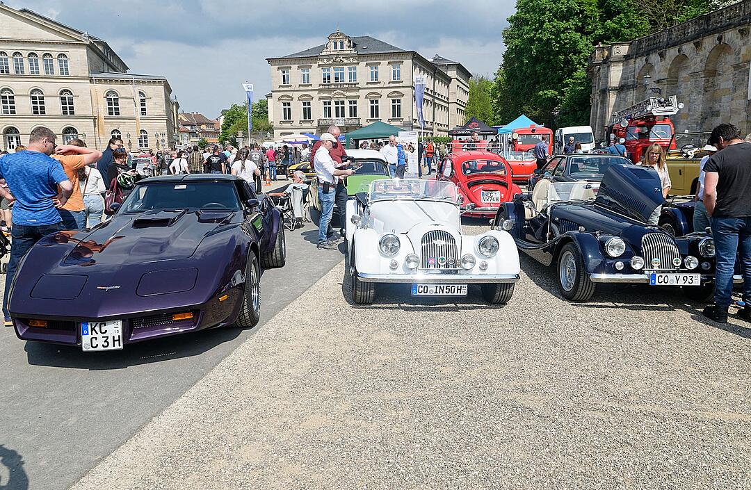 Über 500 Autos zogen Besucher aus nah und fern an