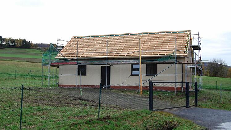 Wasserhaus: Begonnen wurde mit den Maßnahmen an der Trinkwasserversorgung Thulba. Auch die Technik wird erneuert. Derzeit kommt das Trinkwasser aus den Brunnen bei Hassenbach.