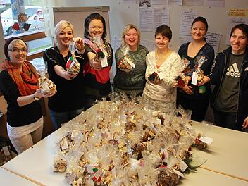 Irgendwie gehört das zum Mamasein auch dazu: Am Wochenende teilen sich die Frauen auf, wer wann hilft beim Zeiler Weihnachtsmarkt. Foto: Sarah Dann