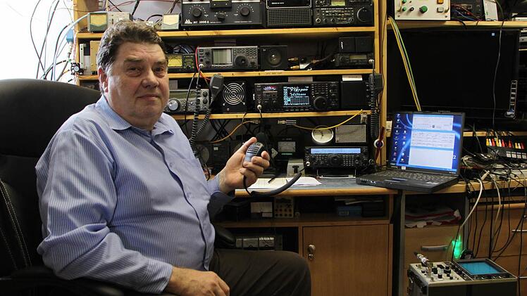 Joachim Zinn hat 25 Jahre als Sendeingenieur beim Hessischen Rundfunk gearbeitet. Nun geht er seinem Hobby in der Freizeit nach. Foto: Ulrike Müller