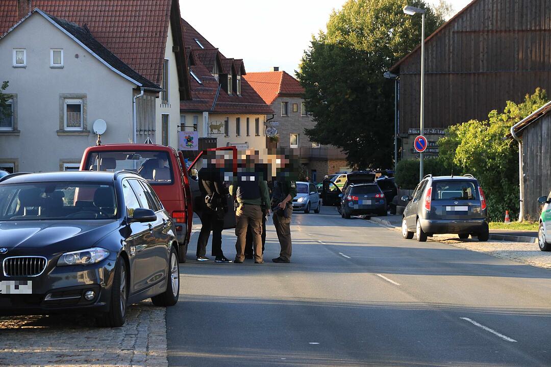 Polizei riegelt Plankenfels ab