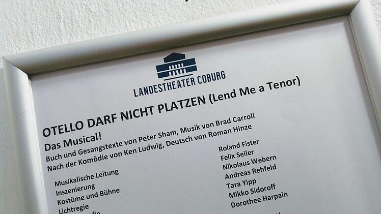 Mit stehenden Ovationen feierte das Publikum die Premiere des Musicals "Otello darf nicht platzen" am Landestheater Coburg.Foto: Jochen Berger