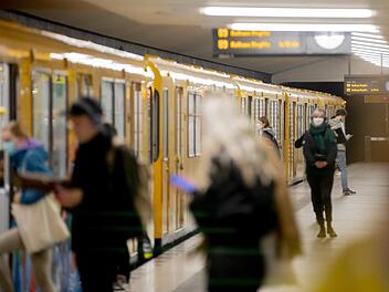 Neue Studie der Berliner Charité: Corona Gefahr in Bus und Bahn geringer als gedacht?