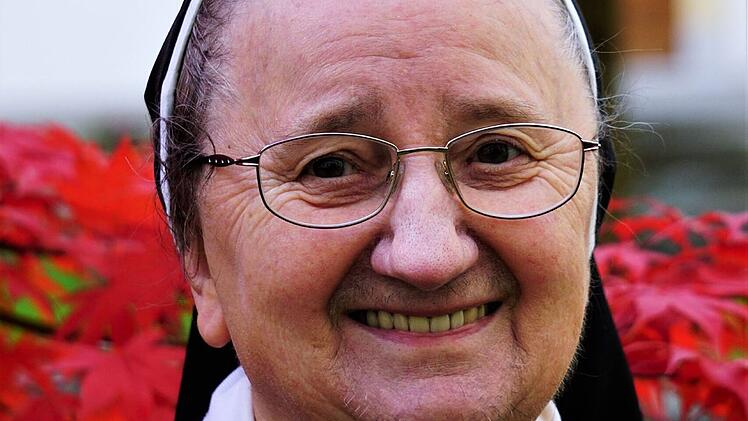 Zell am Main: Oberzeller Franziskanerinnen trauern um Schwester - "lebte aus der Eucharistie"