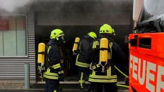 Starke Rauchentwicklung besch&auml;ftigte die Feuerwehren aus Baiersdorf, den Ortsteilen Igelsdorf und  Wellerstadt sowie aus  M&ouml;hrendorf und Kleinseebach.Kreisfeuerwehrverband ERH