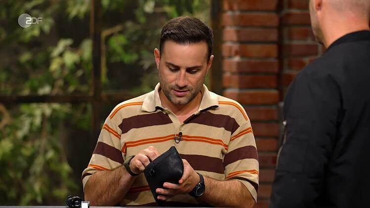 Bei 440 Euro bekam Suppes den Zuschlag und freute sich: "Ich habe K&auml;ufer, die Kuppenheim wertsch&auml;tzen."