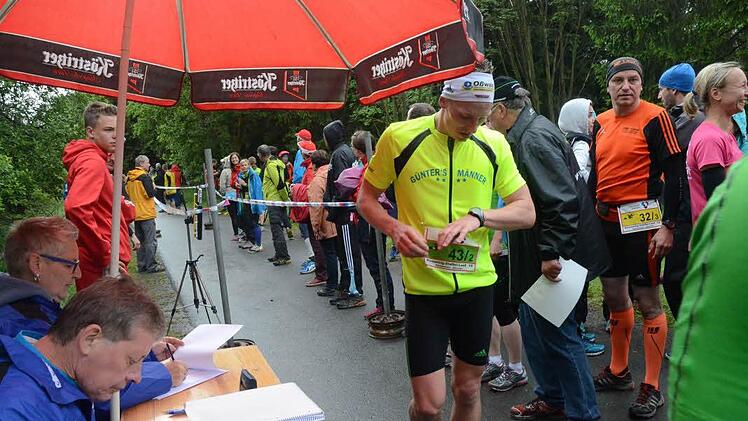 Rennsteig-Staffellauf in Tettau.  Foto: Karl-Heinz Hofmann