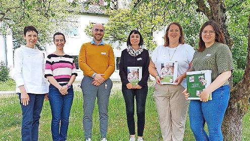 Die Teilnehmer des Coachings Seniorenverpflegung aus Oberfranken (v.&nbsp;l.): Christa Reinert-Heinz (AELF Bayreuth-M&uuml;nchberg), Johanna K&ouml;llen (AELF Bayreuth-M&uuml;nchberg), Carlo Rothammel und Wibke Stier (Awo-Seniorenzentrum R&ouml;dental), Marina Reinhardt (...