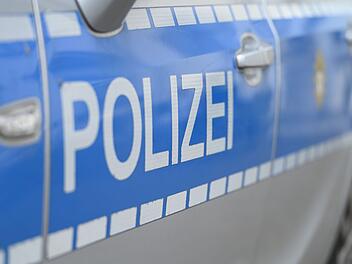 Vorfall auf Parkplatz in Bamberg: Unbekannter schüttet Essig in Tank