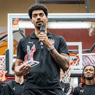 Freak City feiert seine Pokal-Helden.