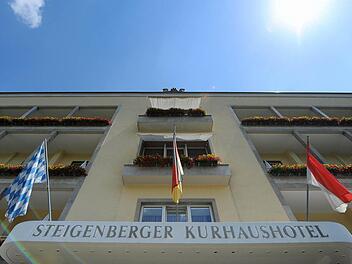 Strahlendere Zeiten: Bis zum 31. Oktober 2010 war das Steigenberger-Kurhaushotel in Betrieb.  Foto: dpa/Archiv