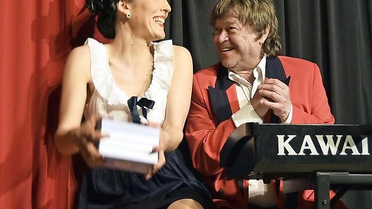 Schließlich vereint: Horst Böhm und Clarissa Hopfensitz als Uschi und Winny Foto: Andreas Welz