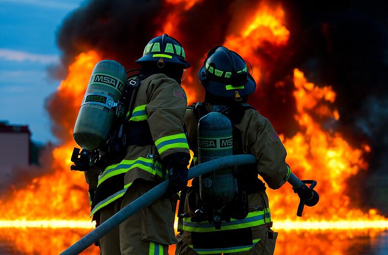 Erlangen: Wohnung steht in Flammen - Eine Person lebensgefährlich verletzt - Vimarsana News