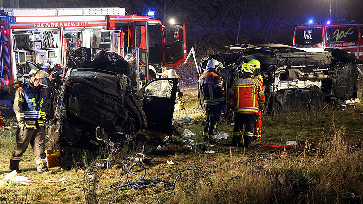 A3 bei Weibersbrunn: schwerer Unfall mit mehreren Verletzten