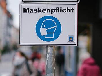 Die Maskenpflicht wird ausgeweitet. Symbolfoto: Ole Spata/dpa