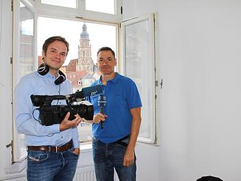 Christian Limpert (links) und Markus Klingele in ihrem künftigen Studio. Foto: Simone Bastian