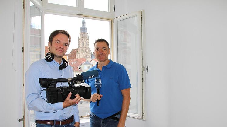 Christian Limpert (links) und Markus Klingele in ihrem künftigen Studio. Foto: Simone Bastian
