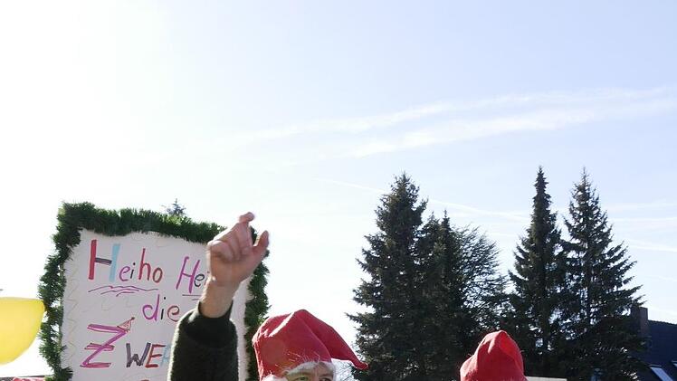 Wildenheid in Narrenhand - Impressionen vom Faschingsumzug im Neustadt Stadtteil. - Foto: Manja von Nida