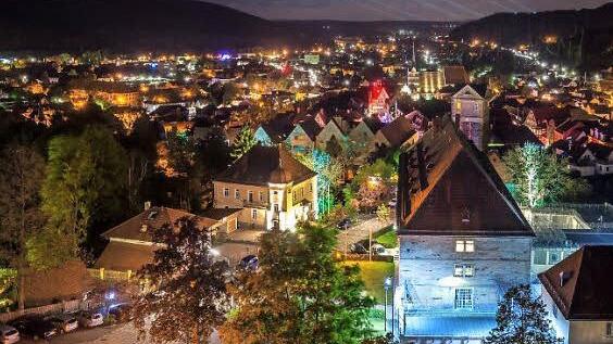 Blick von der Bastion Marie auf die leuchtende Stadt  Foto: Bianca Ullrich