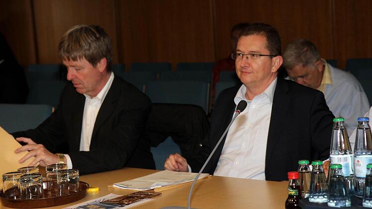 Die Vorschläge der Freien Wähler, hier Manfred Welker und sein Fraktionskollege Christian Schaufler (von links), stießen auf Gegenwind.