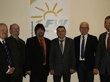 Die Freien Wähler im Stimmkreis 604 Haßberge/Rhön Grabfeld nominierten für Landtags- und Bezirkstagswahlen. Unser Bild zeigt von links: MdL Hans-Jürgen Fahn, den Listenkandidaten für den Landtag, Christoph Winkler (Zeil), den Landtags-Direktkandidaten Gerald Pittner (Neustadt an der Saale), den Bezirkstags-Direktkandidaten Oskar Ebert (Rauhenebrach), den Bezirkstags-Listenkandidaten Bruno Altrichter (Bad Neustadt an der Saale) und MdL Günther Felbinger.  Foto: sw