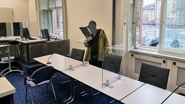 Kleinsendelbach: Eigenen Sohn (9) erw&uuml;rgt - Kindsm&ouml;rder nimmt Urteil regungslos zur Kenntnis