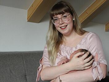Seline Steinhäuser ist Hebamme im Landkreis Kronach. Anna-Lena Deuerling